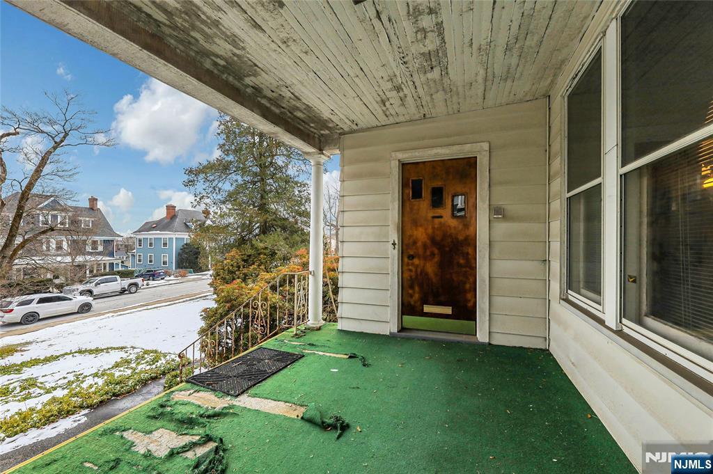 16 Mountain Avenue