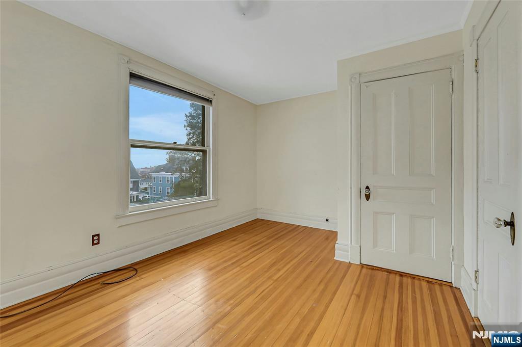 16 Mountain Avenue