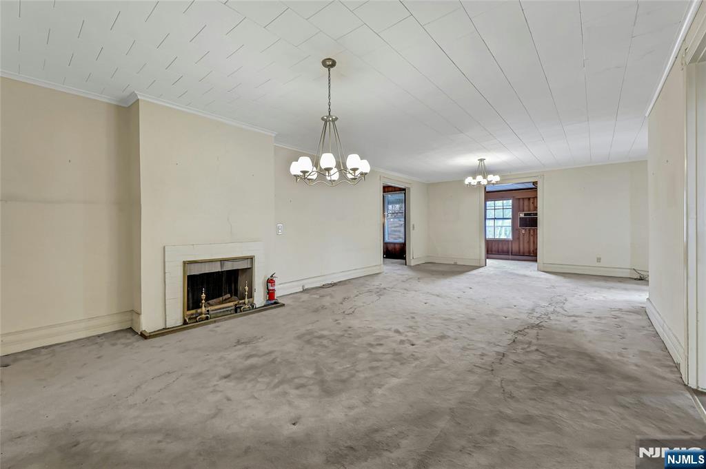 16 Mountain Avenue