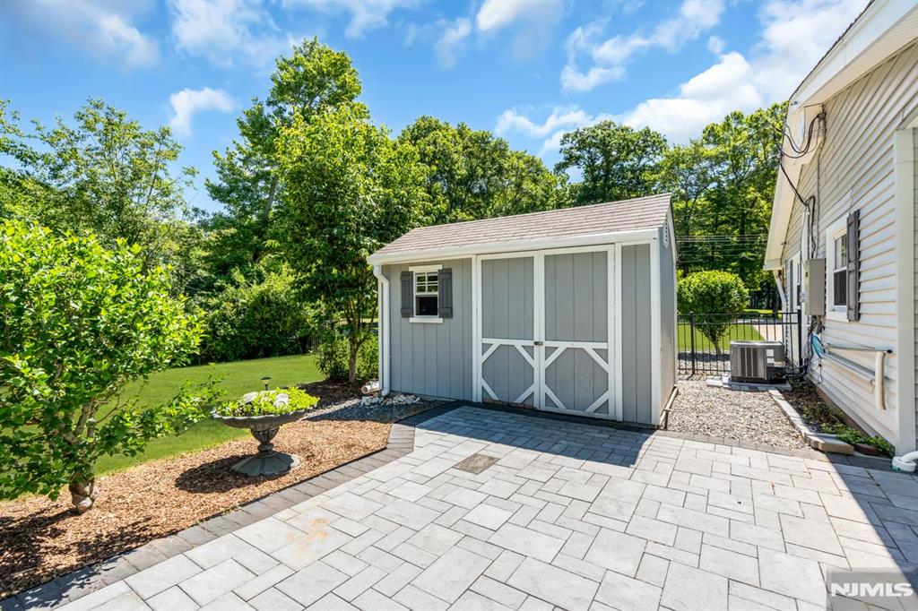 15 E Timber Lane