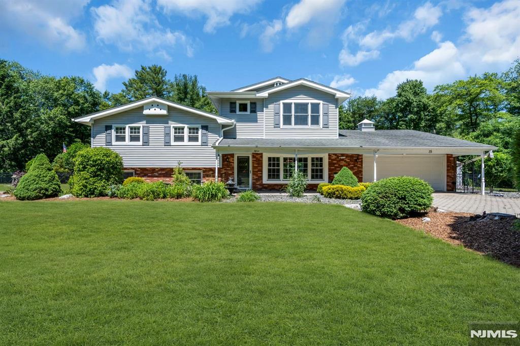 15 E Timber Lane