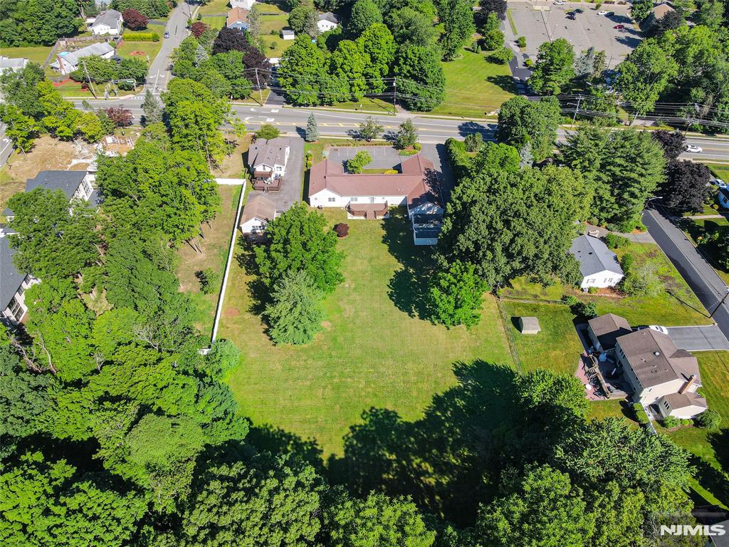 1093 Littleton Road