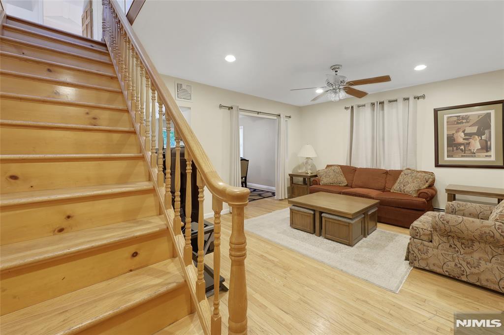 1093 Littleton Road