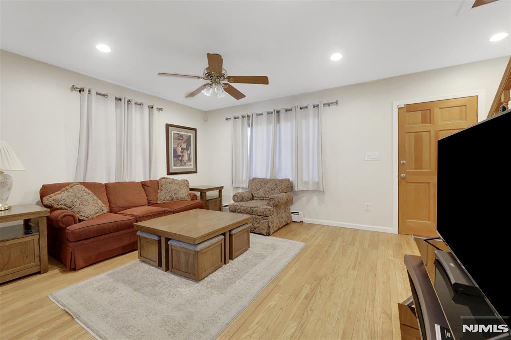 1093 Littleton Road