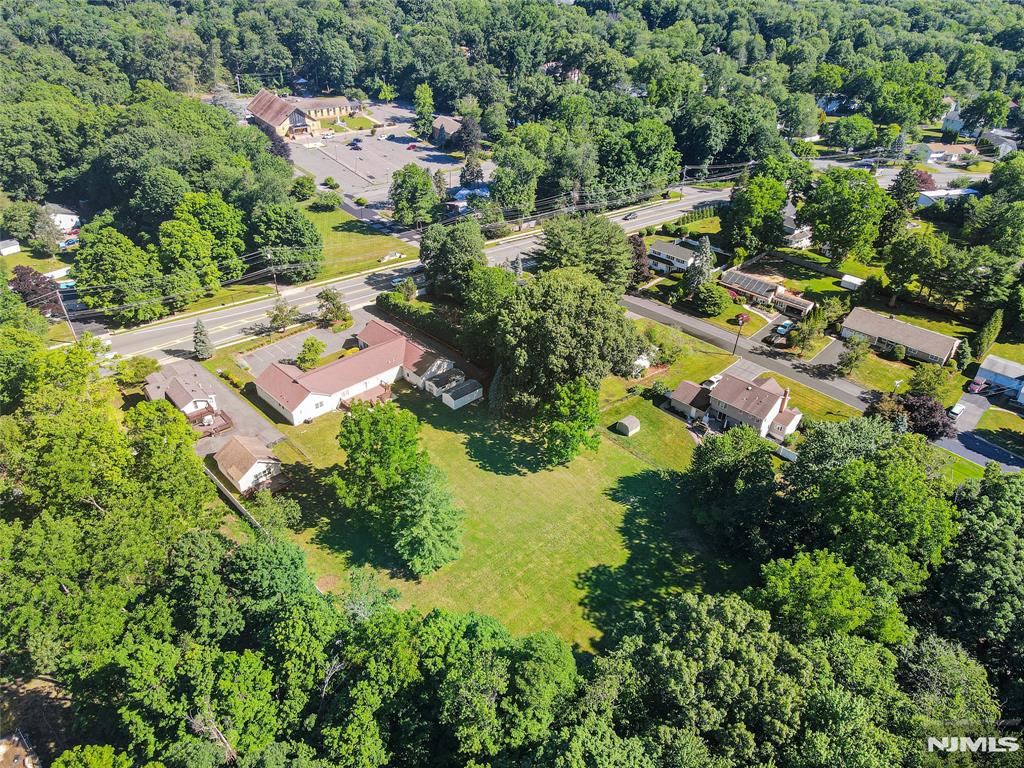 1093 Littleton Road
