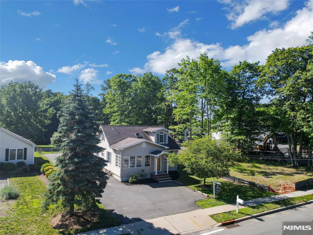 1093 Littleton Road