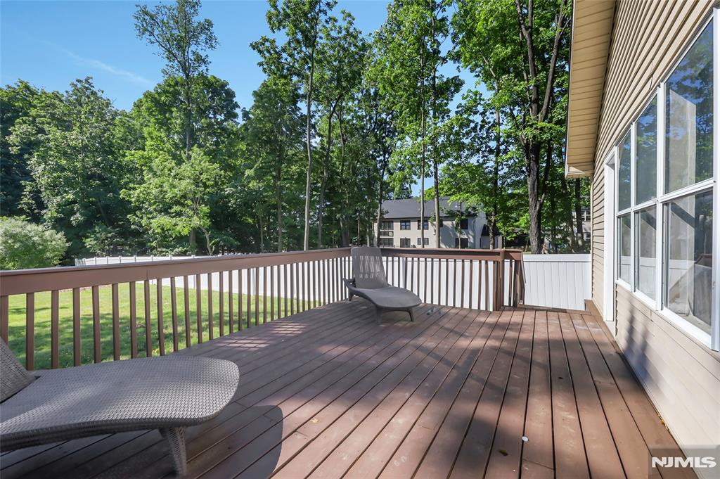 1093 Littleton Road