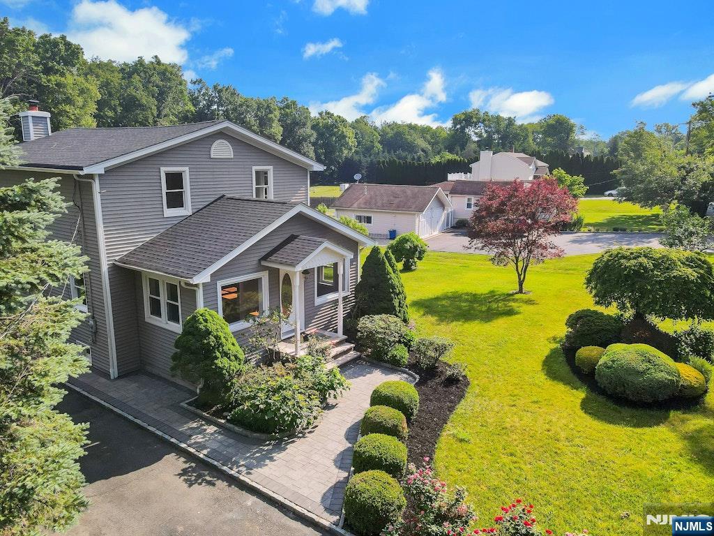 32 Bellows Lane