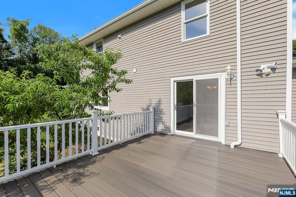 32 Bellows Lane