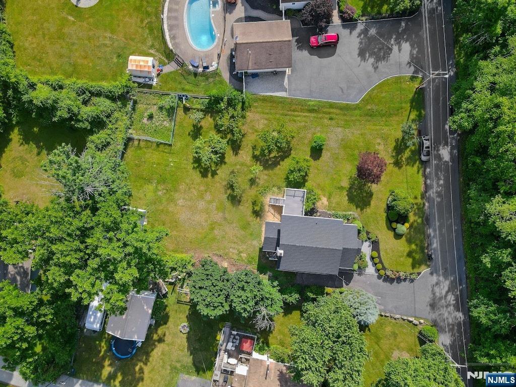 32 Bellows Lane