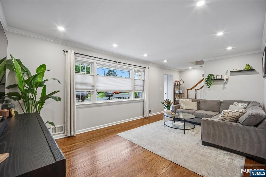 23 Andover Place
