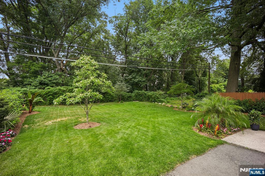 23 Andover Place