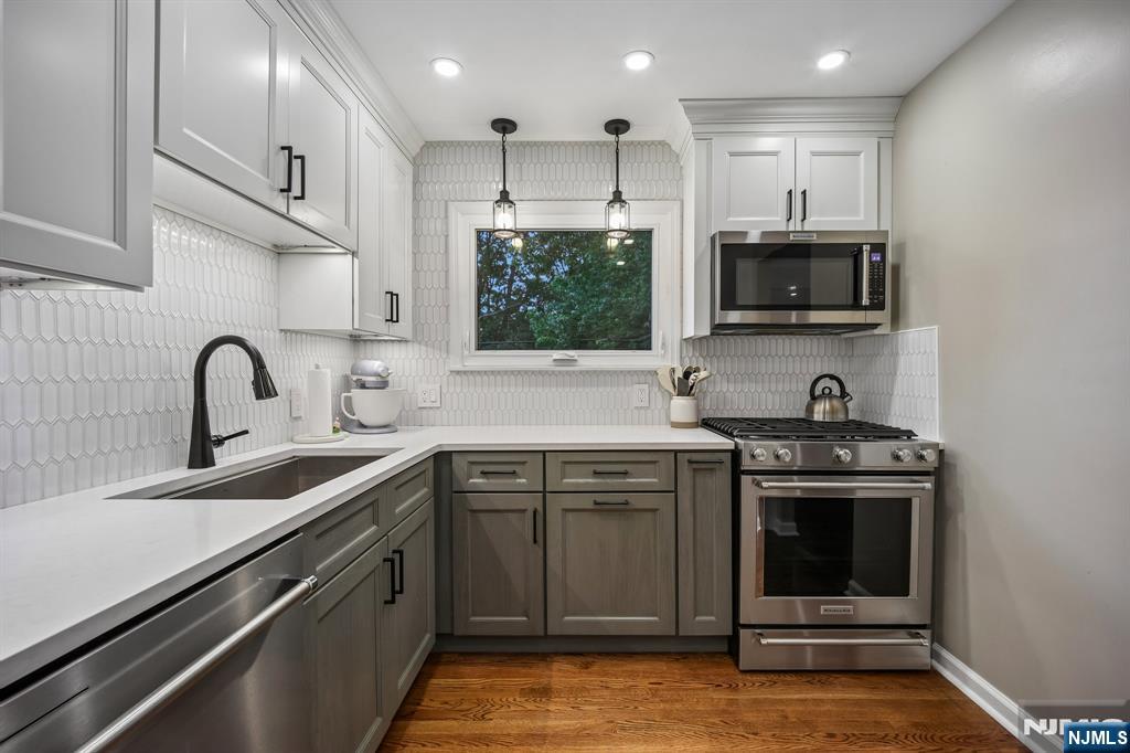 23 Andover Place
