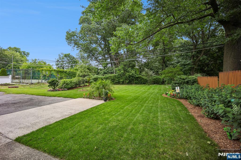 23 Andover Place