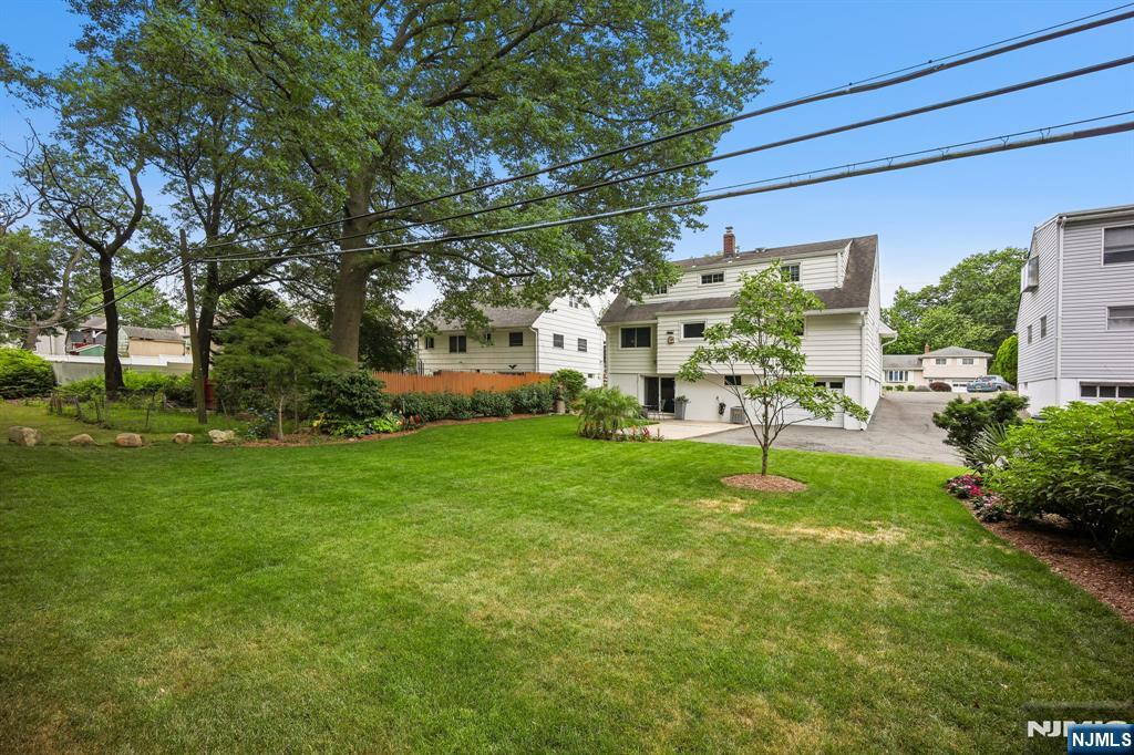23 Andover Place