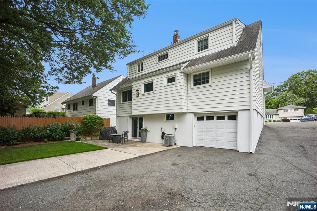 23 Andover Place