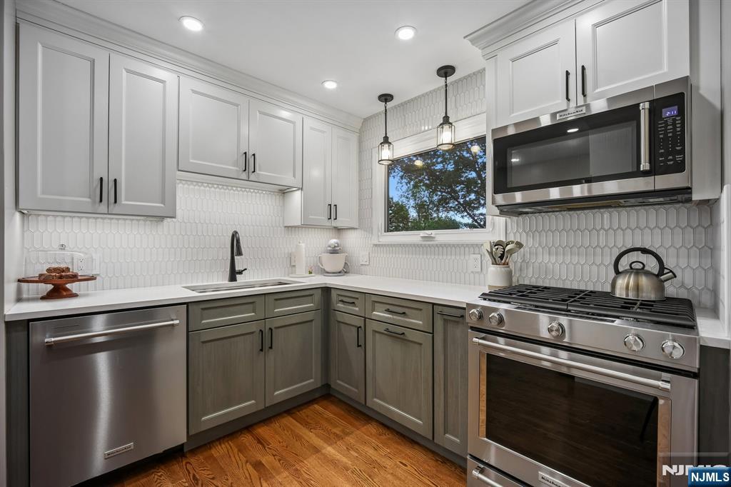 23 Andover Place