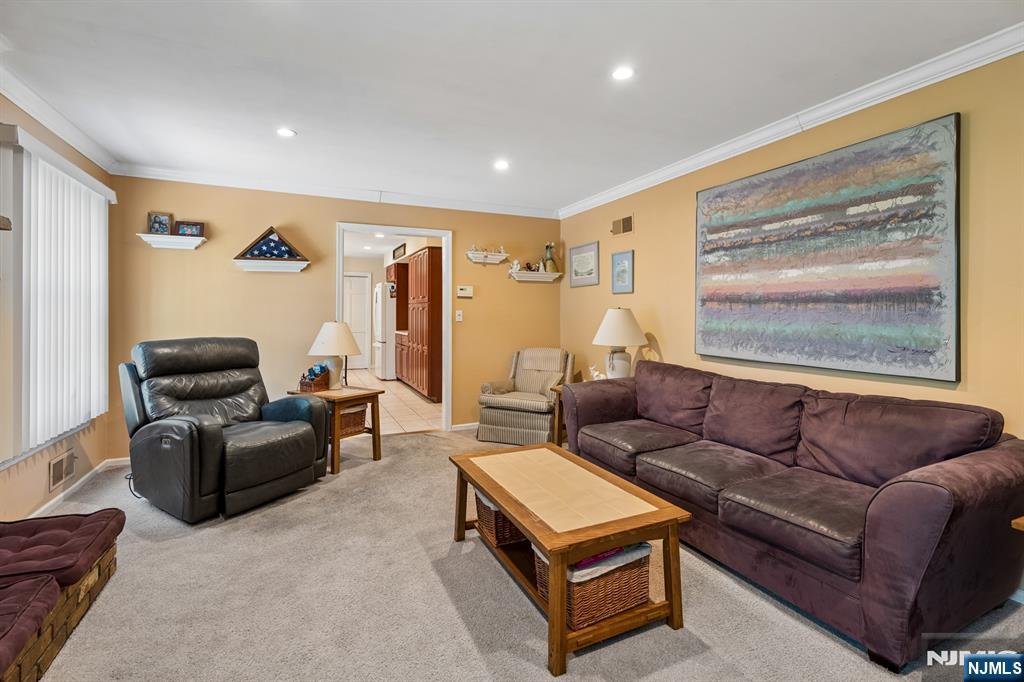39 Robin Hood Way