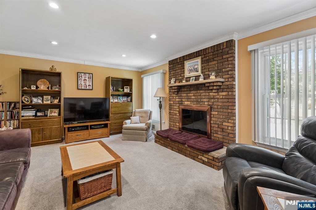 39 Robin Hood Way
