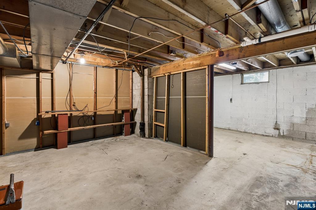 39 Robin Hood Way