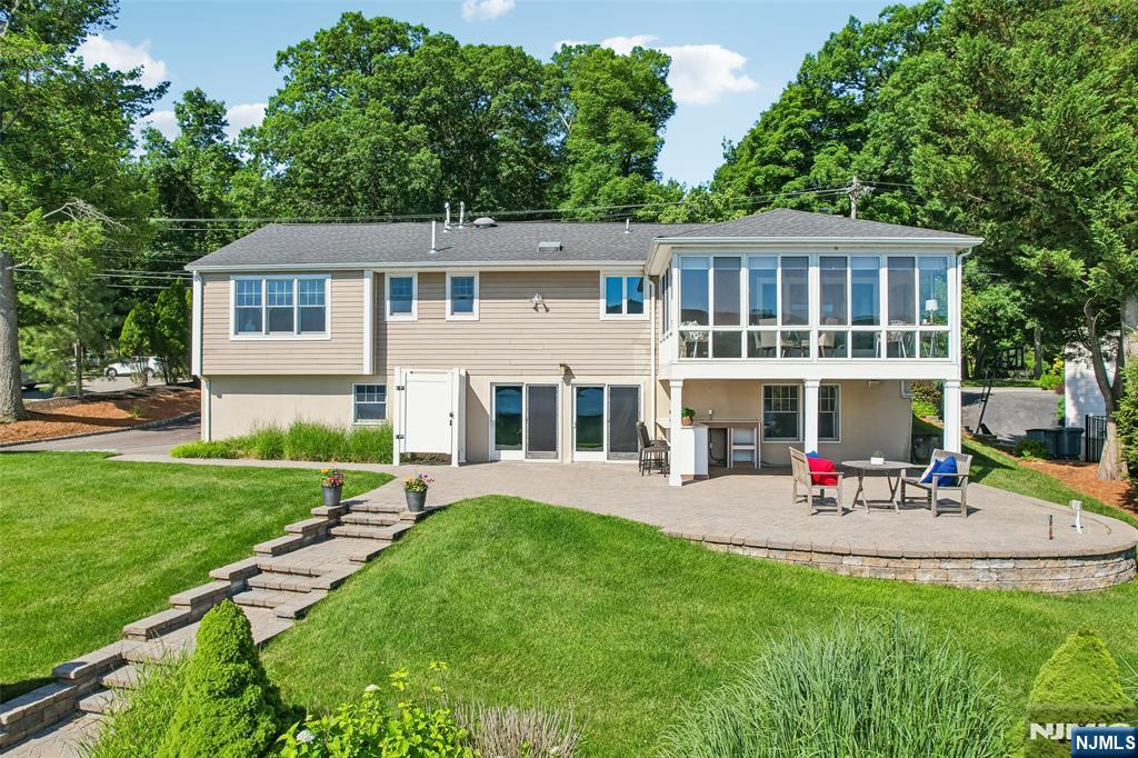 1050 W Pines Lake Drive