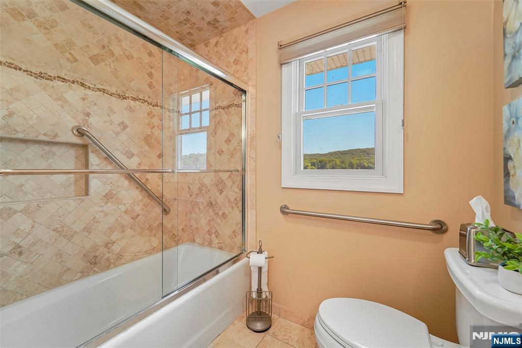 1050 W Pines Lake Drive