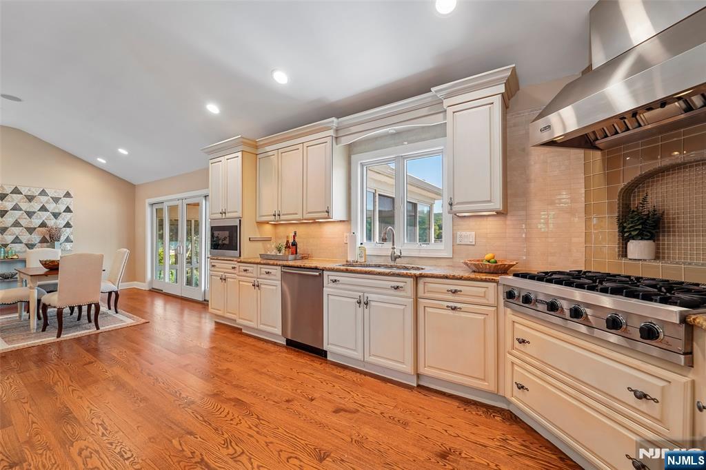 1050 W Pines Lake Drive