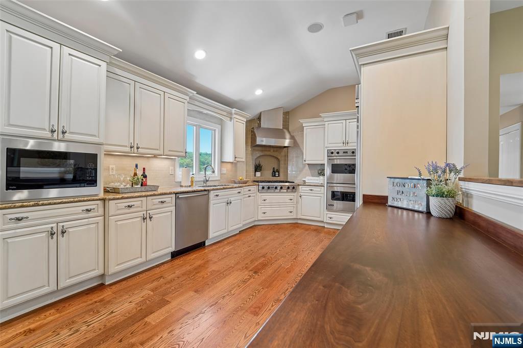 1050 W Pines Lake Drive