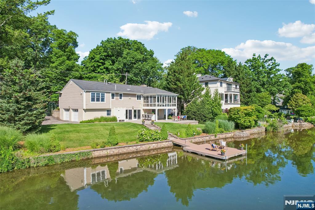 1050 W Pines Lake Drive