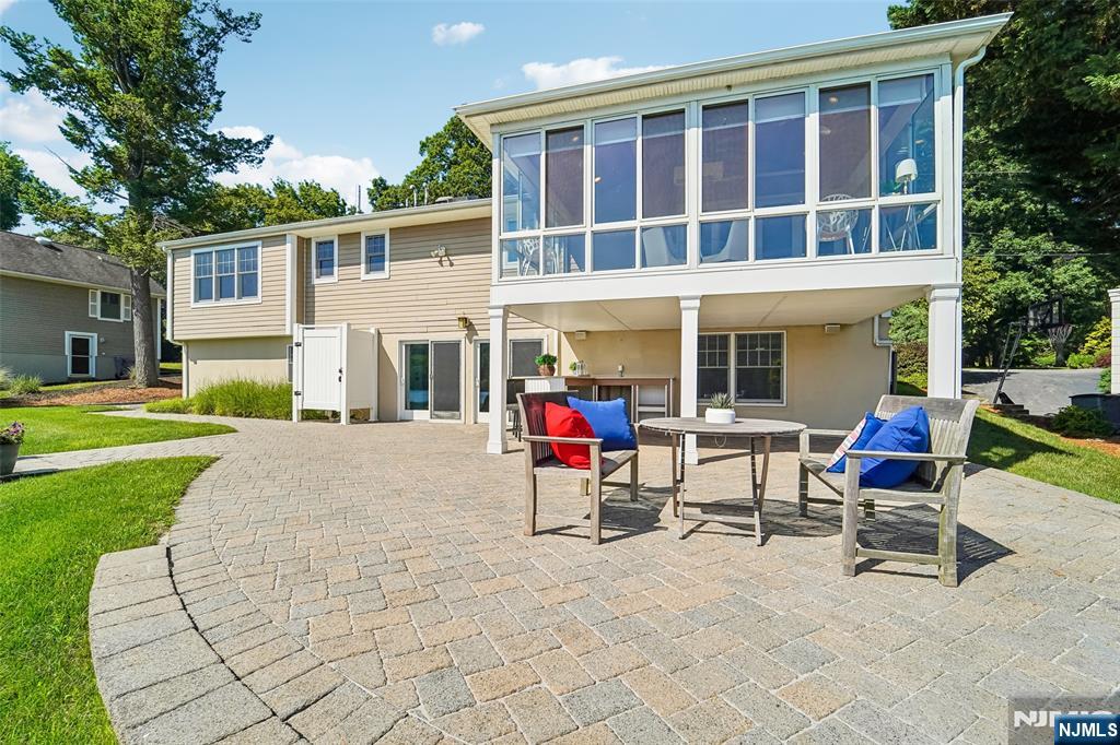 1050 W Pines Lake Drive