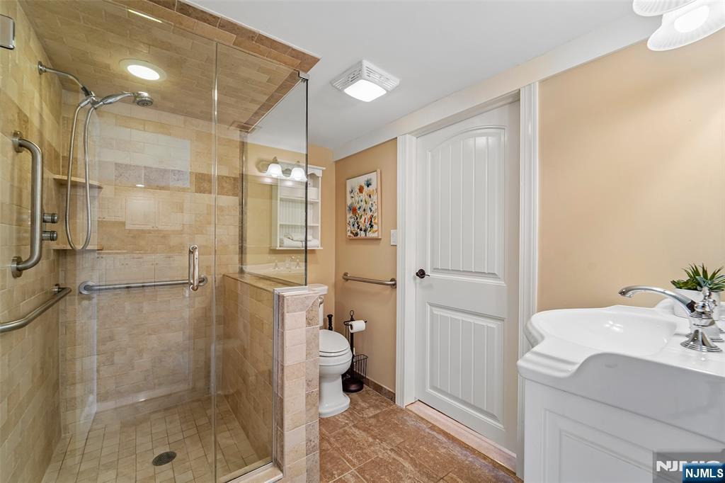 1050 W Pines Lake Drive