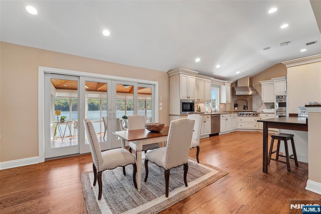 1050 W Pines Lake Drive