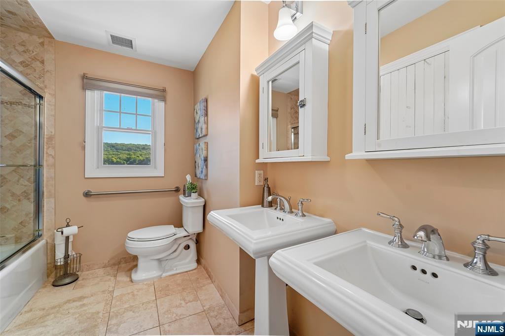 1050 W Pines Lake Drive