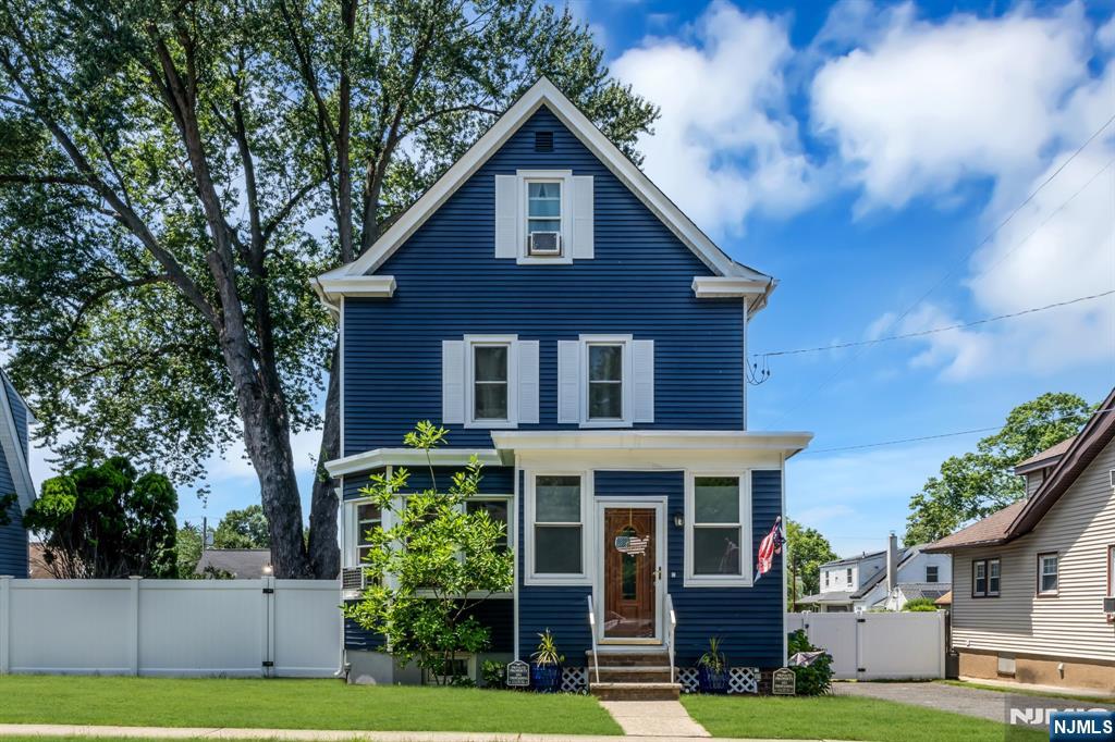 82 Elizabeth Avenue
