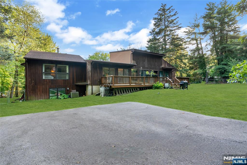 3 Bluefield Court
