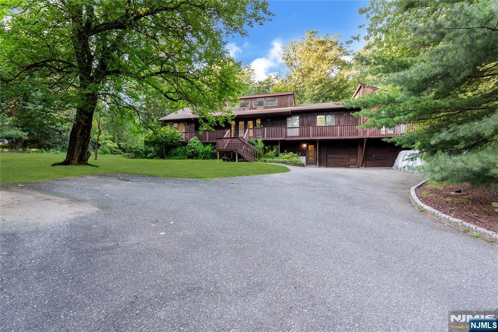 3 Bluefield Court