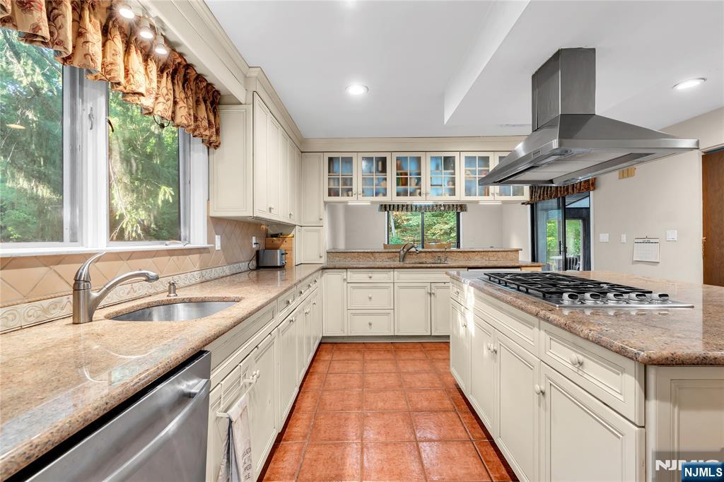 3 Bluefield Court