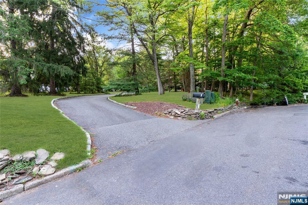 3 Bluefield Court