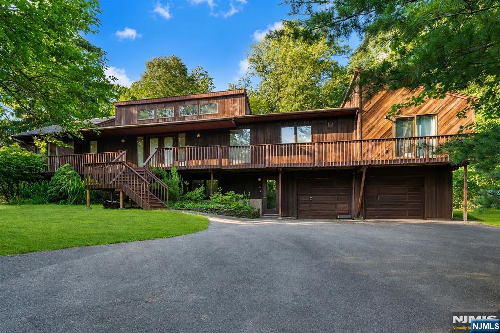 3 Bluefield Court