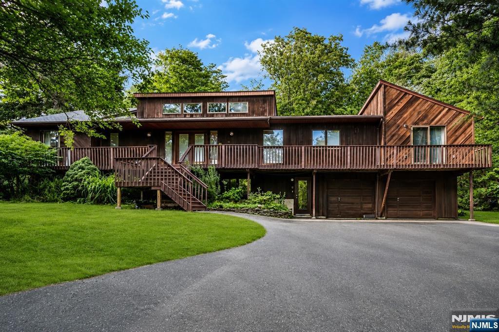 3 Bluefield Court