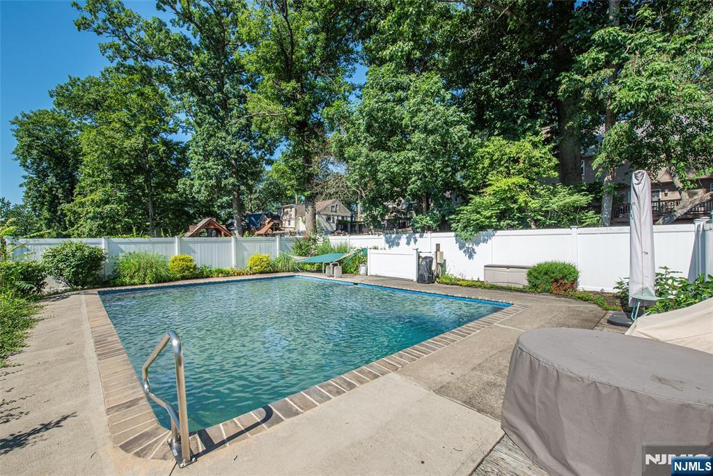 59 Oakwood Drive