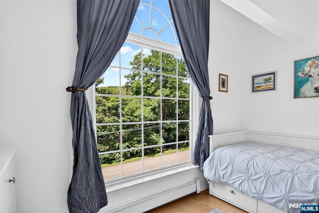 8 Cross Oak Lane