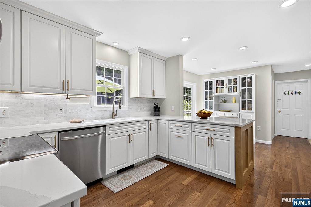 8 Cross Oak Lane