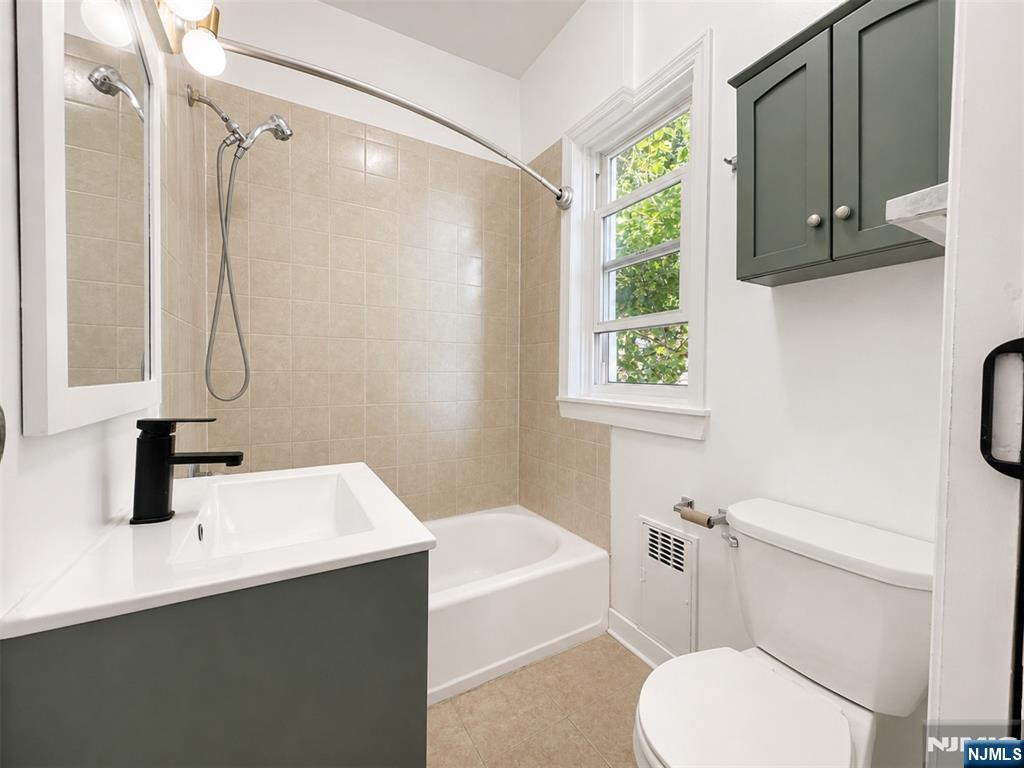 22 Harrison Avenue 2