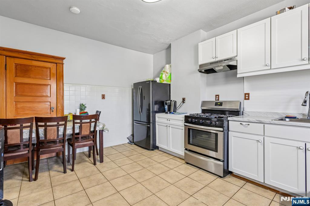 390 Delano Place