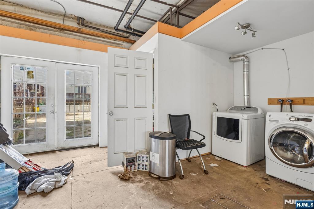 390 Delano Place