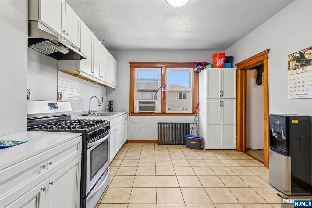 390 Delano Place