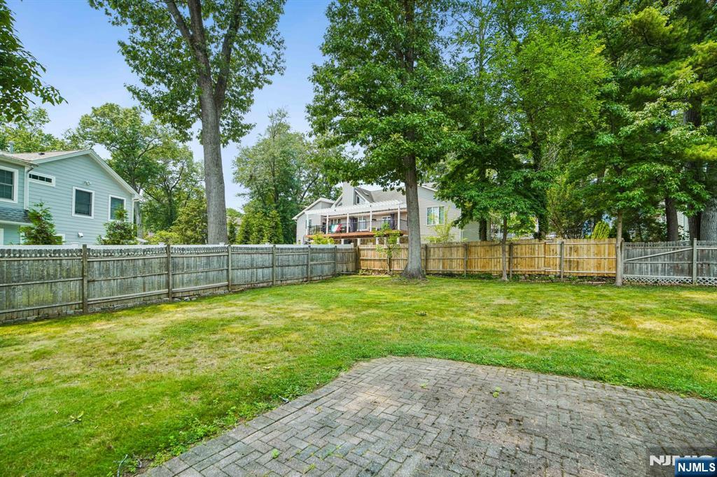 25 Lake Drive