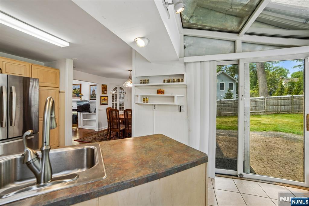 25 Lake Drive