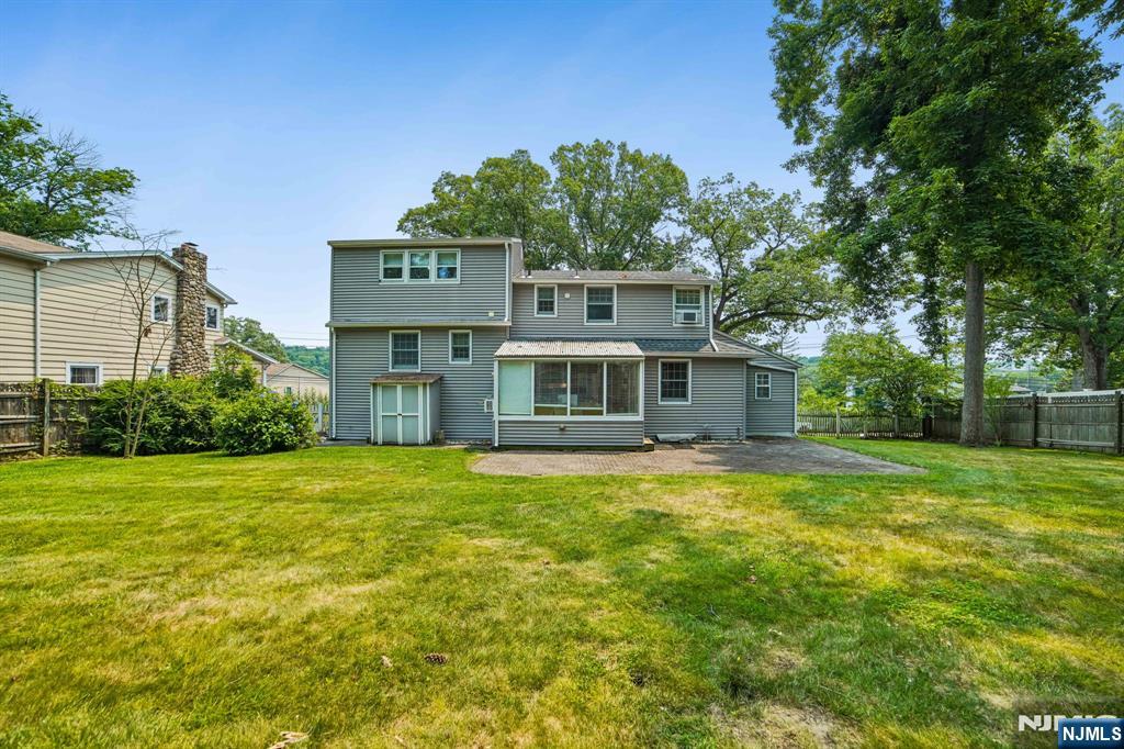 25 Lake Drive